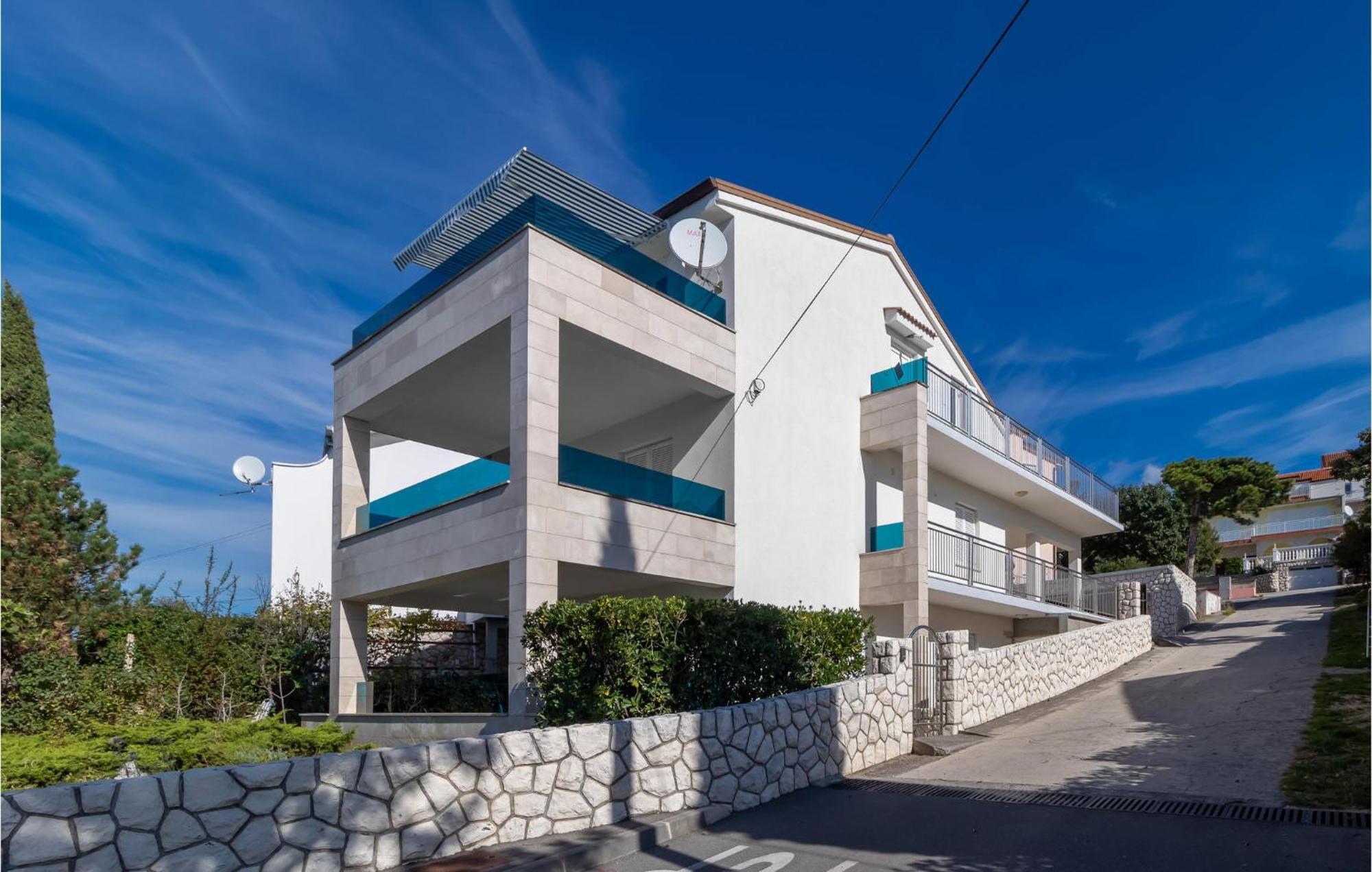Stunning Apartment In Dramalj With House Sea View Exteriör bild