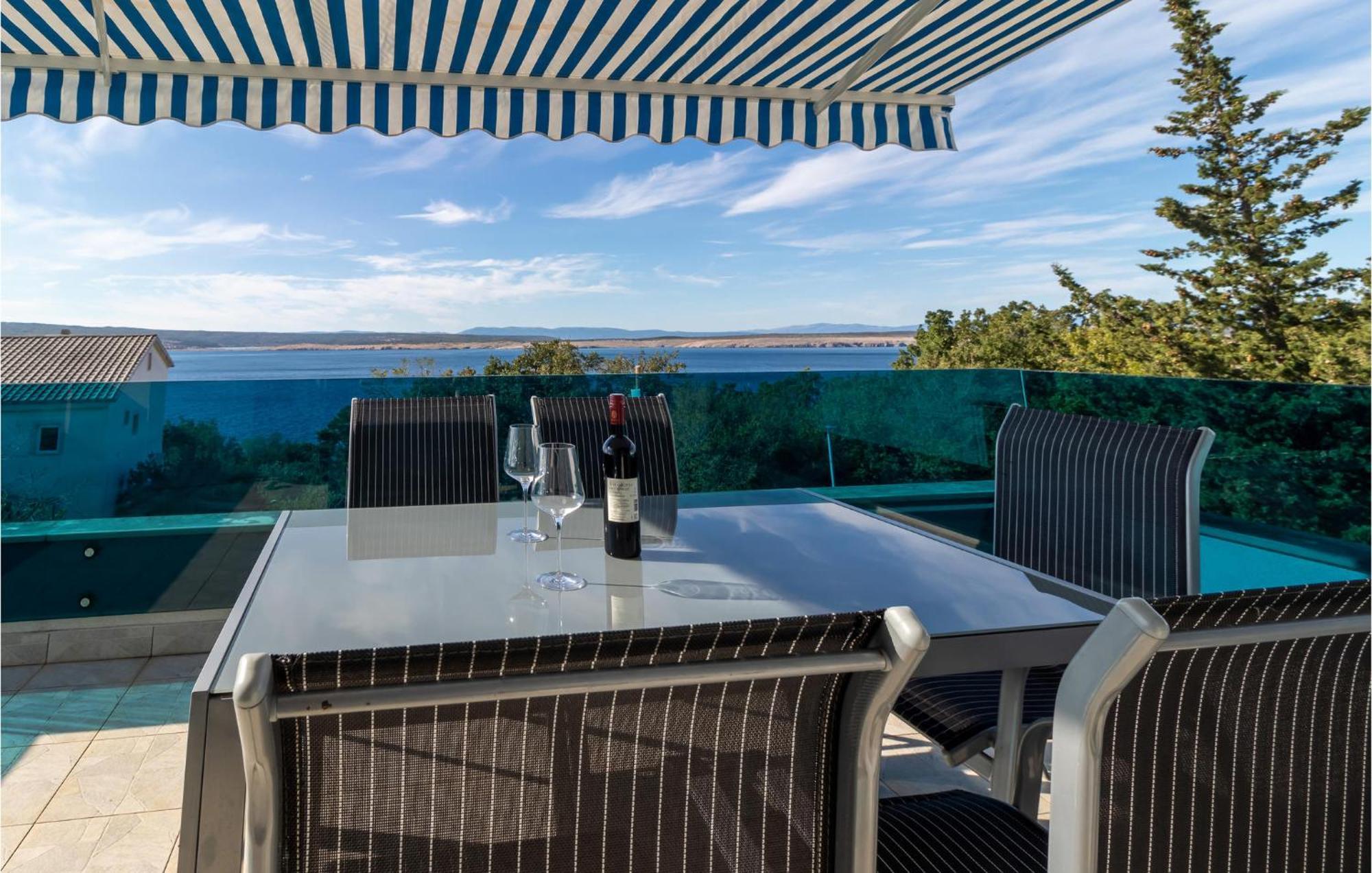 Stunning Apartment In Dramalj With House Sea View Exteriör bild